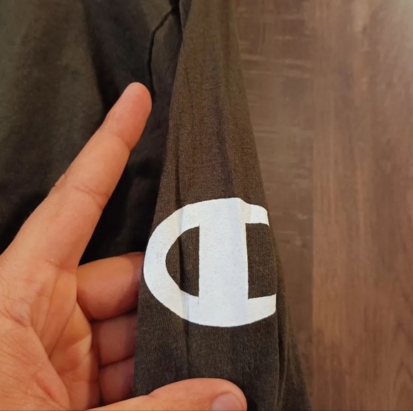 Champion Longsleeves Tees - Picture 3 of 4